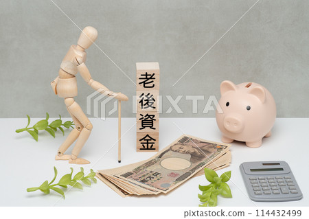 Image of retirement funds with old people and money Image of retirement funds with old people and money 114432499