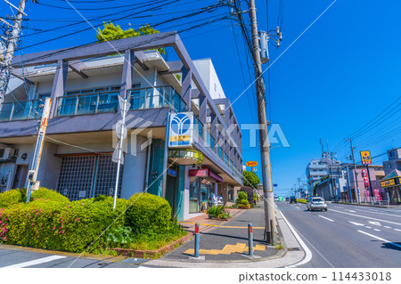 日本橫濱城市景觀 橫濱市營地鐵大通場站 4 號出口視圖。貓... = 5 月 10 日 114433018