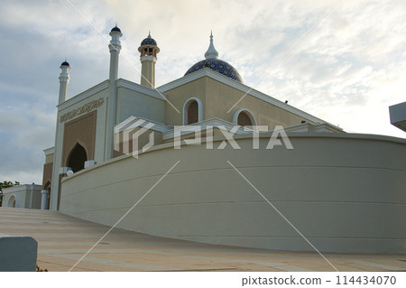 Mosque next to the airport in Brunei 114434070
