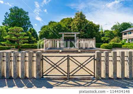 Ukyo Ward, Kyoto City, Mausoleum of Emperor En'yu, the 64th Emperor Ukyo Ward, Kyoto City, Mausoleum of Emperor En'yu, the 64th Emperor 114434146