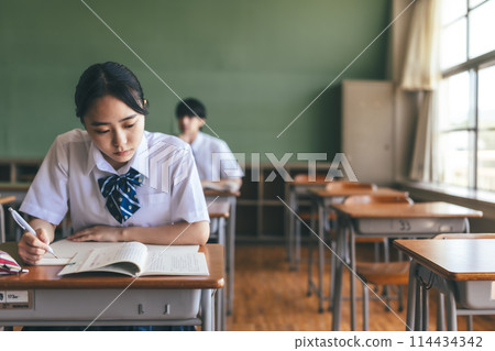 Self-study high school students Self-study high school students 114434342