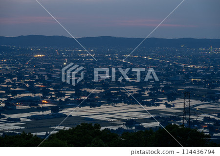 [Toyama Prefecture] Rural landscape mirrored by water - Night view from Sankyomura Observation Plaza (May) 114436794