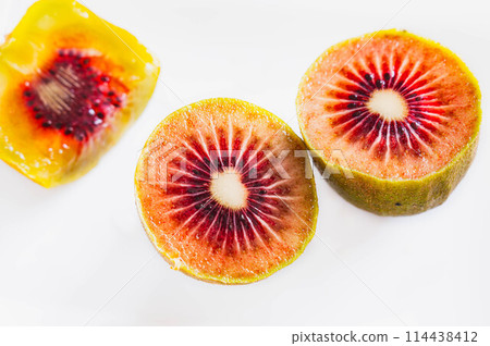 多汁的寶石紅色 114438412