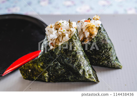 No-press rice balls with seafood furikake No-press rice balls with seafood furikake 114438436