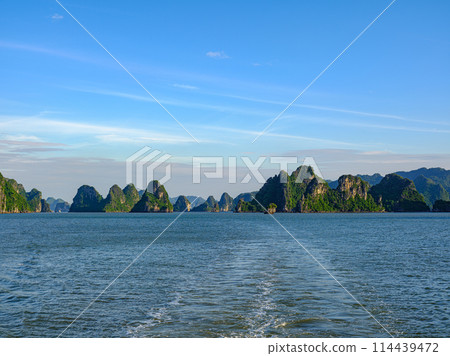 Vietnam Halong Bay 114439472