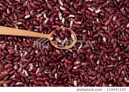 background of red kidney beans close up, top view 114441142