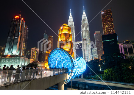 馬來西亞吉隆坡沙羅馬連接橋和雙子星大樓 馬來西亞吉隆坡沙羅馬連接橋和雙子星大樓 114442131