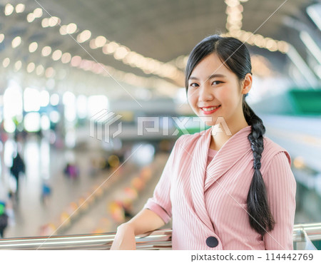 Ground staff woman working at the airport_4 114442769