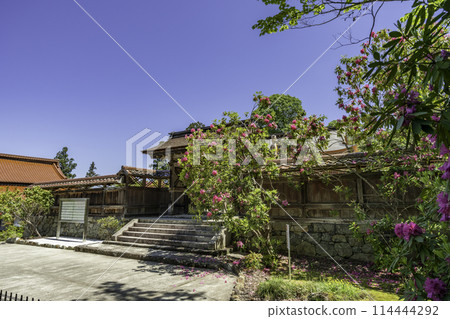 岡山縣三崎町本山寺 114444292