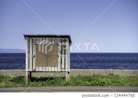 北海道海岸的垃圾場 北海道海岸的垃圾場 114444788