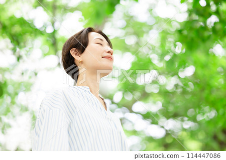 放鬆的女人 114447086