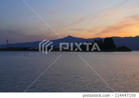 Dusk of Lake Biwa 114447150