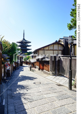 Tower of Yasaka Hokan-ji Temple 114447862