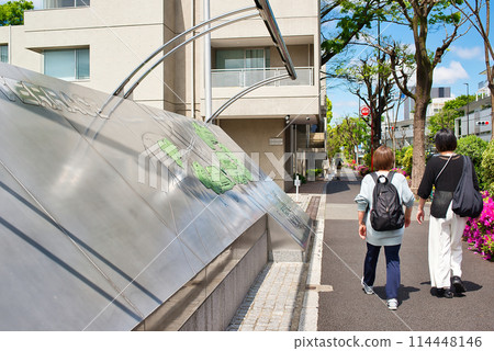 Scenery of fresh greenery near Daikanyama T-SITE in Shibuya Ward, Tokyo Scenery of fresh greenery near Daikanyama T-SITE in Shibuya Ward, Tokyo 114448146