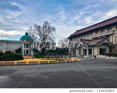 東京國立博物館,冰桂館本館,斜正面,東京台東區,陰天。由片山德間和渡邊仁拍攝。 東京國立博物館,冰桂館本館,斜正面,東京台東區,陰天。由片山德間和渡邊仁拍攝。 114450904
