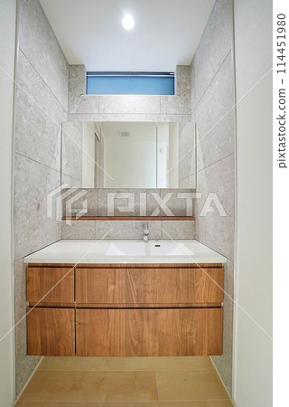 Fashionable washroom 114451980