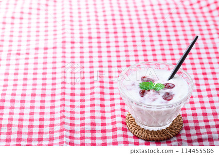 Strawberry jam Yogurt Strawberry jam Yogurt 114455586
