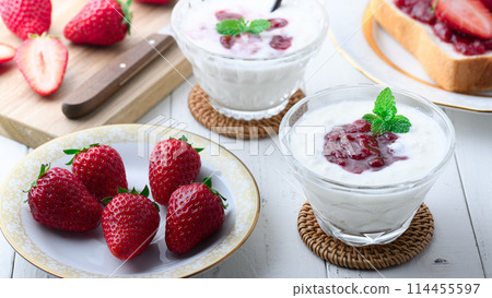 Strawberry jam Yogurt Strawberry jam Yogurt 114455597
