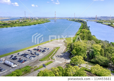 View from the observation tower at Kiso Sansen Park in Kaizu City (towards Nagashima) 114455681