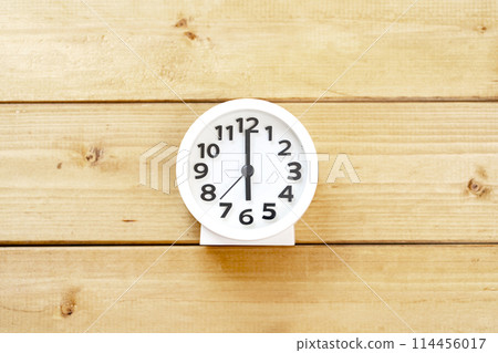 Clock time 6 o'clock 18 o'clock 6:00 18:00 Clock time 6 o'clock 18 o'clock 6:00 18:00 114456017