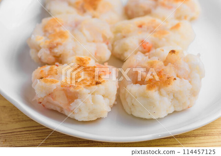 Fluffy grilled shrimp and fishcake Fluffy grilled shrimp and fishcake 114457125