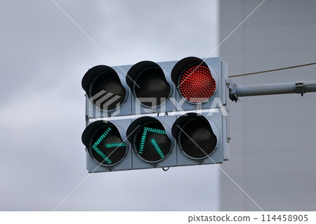 交通燈 114458905