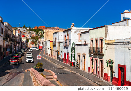 Traditional houses in the old town of Zacatecas, UNESCO world heritage in Mexico 114460029