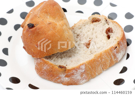麵包、麵包、葡萄乾麵包、核桃、核桃麵包、核桃、發酵核桃、麵包、白麵包、西餐、點心 114460159