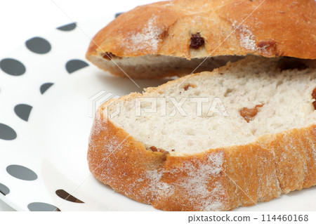 Bread, raisin bread, walnut, walnut bread, walnut, raisin walnut, bread, white bread, western food, snacks 114460168