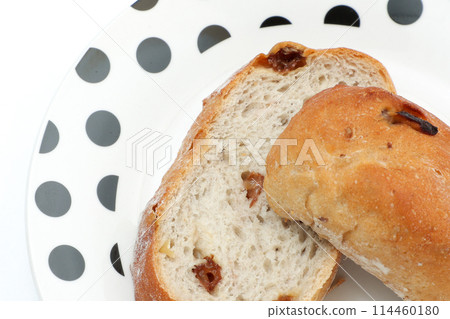 麵包、麵包、葡萄乾麵包、核桃、核桃麵包、核桃、發酵核桃、麵包、白麵包、西餐、點心 114460180