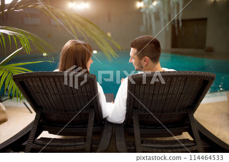 amorous young people enjoying time together 114464533