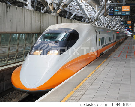 台中站的台灣高鐵700T型 114466195