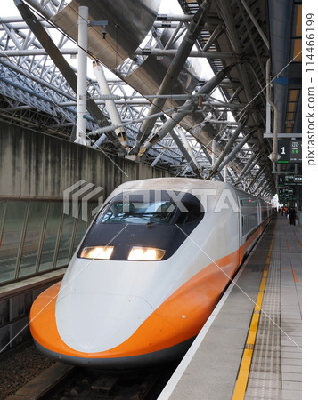 台中站的台灣高鐵700T型 114466199