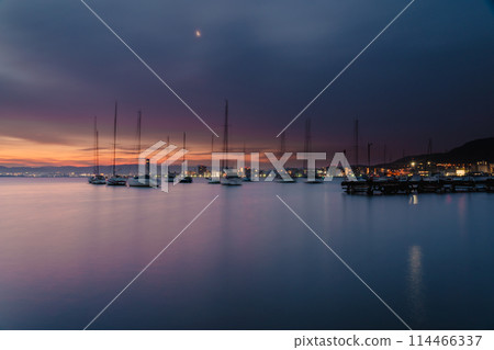 清晨大津市,滋賀縣的照片Yanagi拍攝了Saki Yacht Harbour 清晨大津市,滋賀縣的照片Yanagi拍攝了Saki Yacht Harbour 114466337