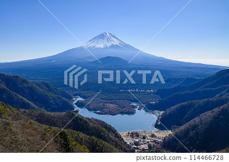 從三方文山眺望富士山和精進湖 114466728