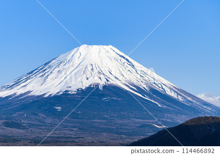 A spectacular view of Mt. Fuji in spring from Lake Motosu A spectacular view of Mt. Fuji in spring from Lake Motosu 114466892