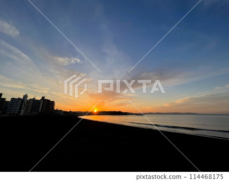 The sunrise over Shonan Coast as seen from Enoshima Bridge 114468175
