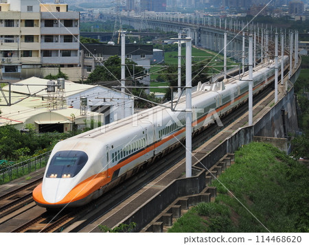 台灣高鐵700T型凱坎在高鐵觀景橋 114468620