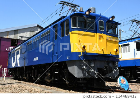 停在車輛段的EF65型電力機車(EF65型1059型已恢復) 停在車輛段的EF65型電力機車(EF65型1059型已恢復) 114469432