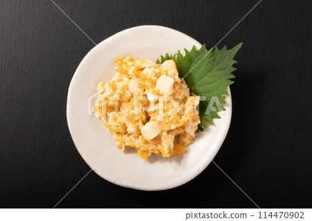 Scallop cheese (dressed with clam cheese) 114470902