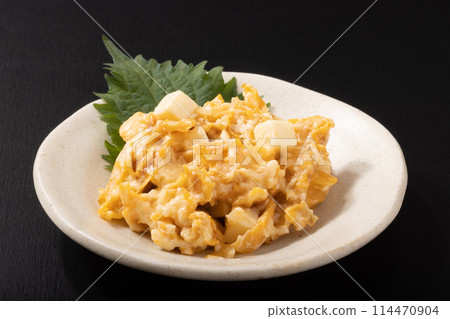 Scallop cheese (dressed with clam cheese) 114470904