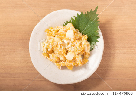 Scallop cheese (dressed with clam cheese) 114470906