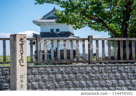 三重縣桑名市七里法師附近的路標和萬龍櫓 114478501