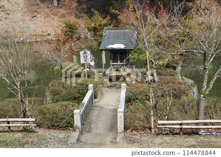 日本三大風景之一的京都天橋立的春天景色 日本三大風景之一的京都天橋立的春天景色 114478844