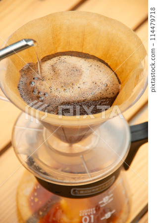 Coffee drip 114479718
