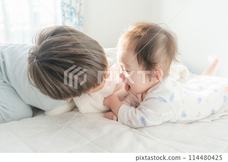 起床午睡寶貝兄弟朋友們 114480425
