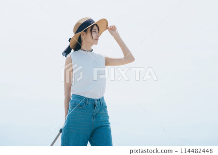 Cute woman traveling Cute woman traveling 114482448