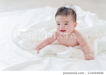 Naked baby, 0 years old Naked baby, 0 years old 114484890