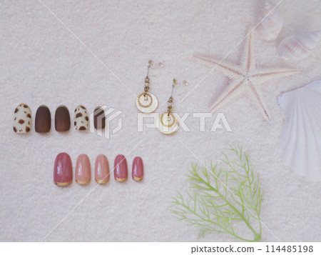 Nail image 114485198