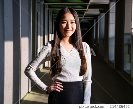 Young lady's portrait 114486491